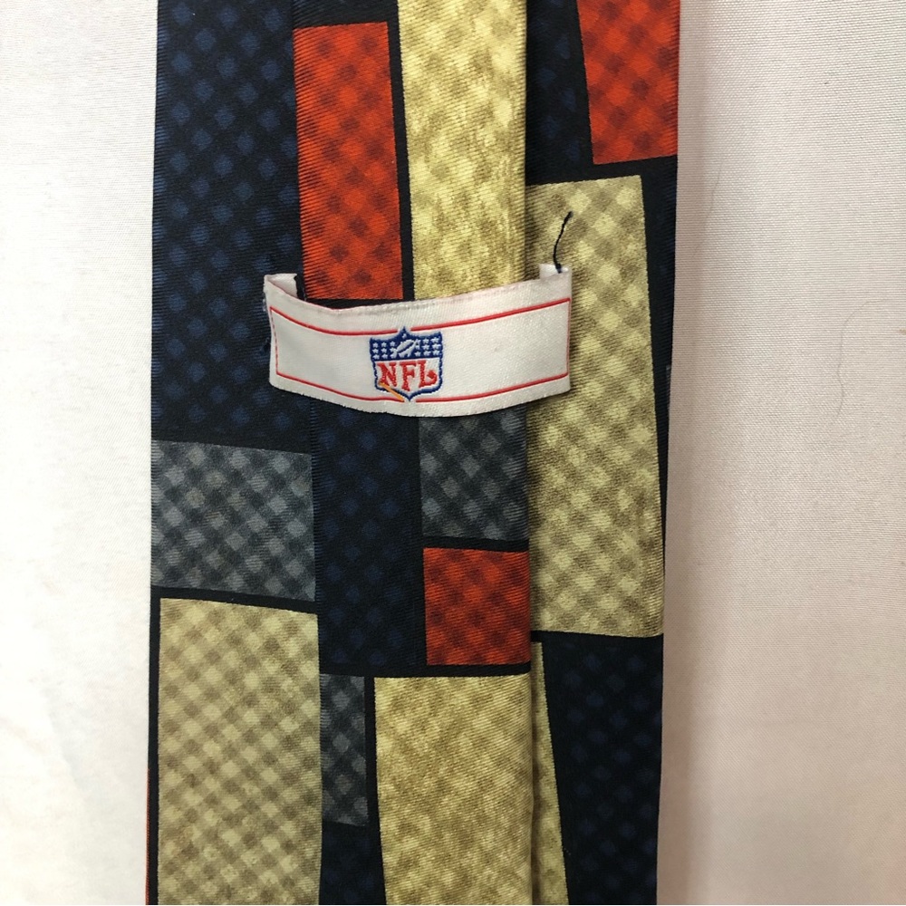 NFL Denver Broncos Men’s Tie - Picture 3 of 6